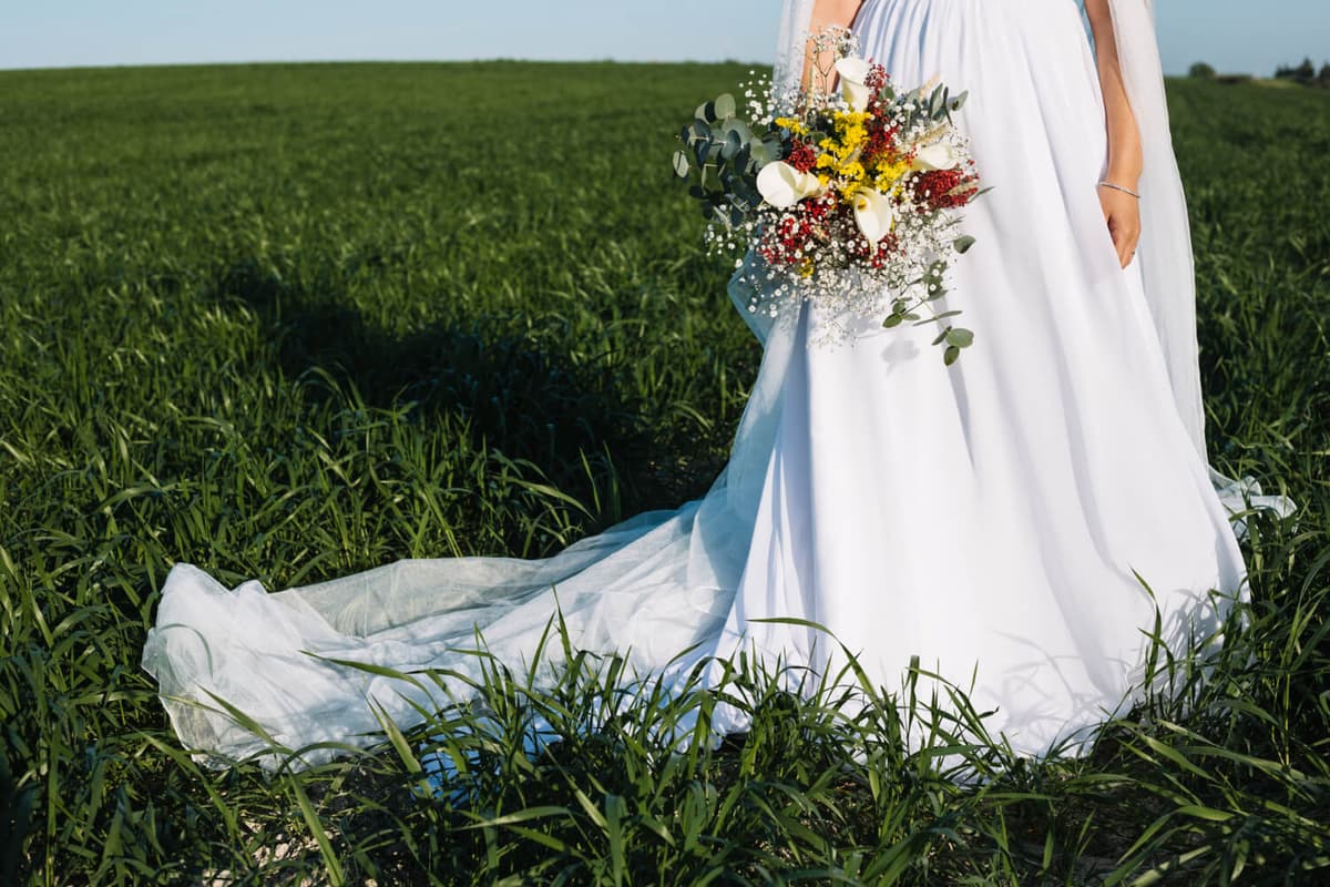 Featured image for Embracing the Wild Side: The Rise of the Wildflower Wedding