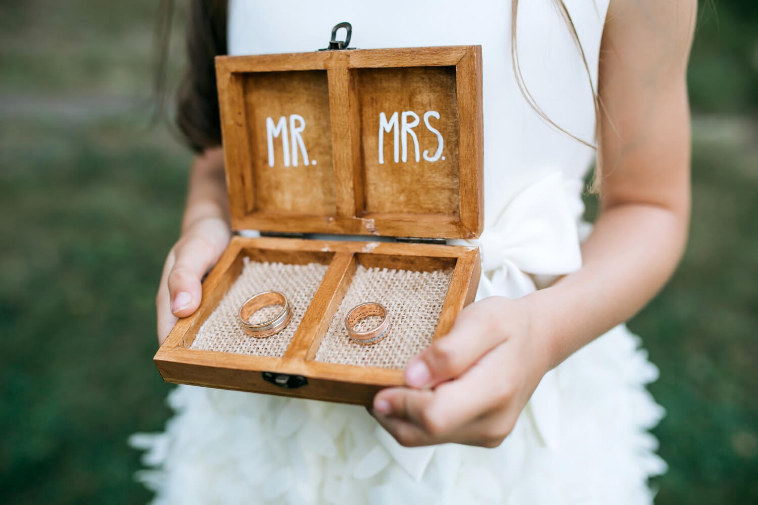 wedding rings in personalized woodden box